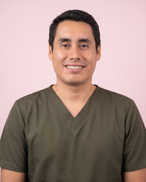 Dr. Oscar Vera, endodoncista