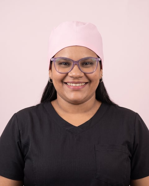 Samira, asistente dental